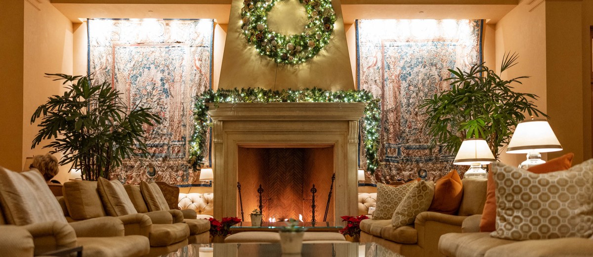 festive pelican hill great room